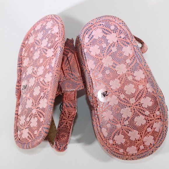 LUCKY BRAND Pink Baby Girl Boho Fringe Tassel Slip On Hook and Loop Sandals 2M - Picture 2 of 4